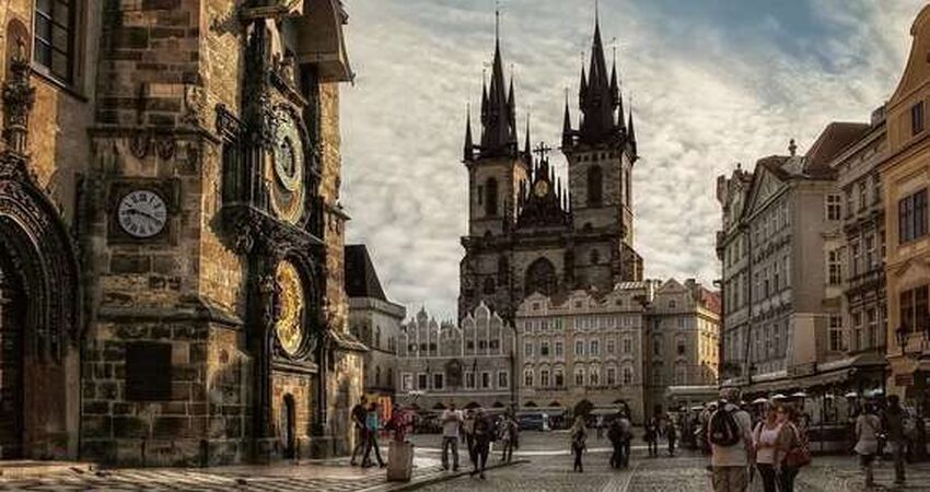 Görkemli Orta Avrupa: Budapeşte – Viyana- Prag (Bratislava Turu Dahil)